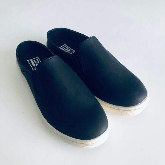 London Underground Women's 7.5 Black Sneaker Mule Slide Slip On Shoe - Picture 2 of 7